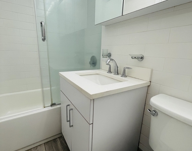 165 East 35th Street - Photo Thumbnail 6