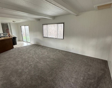 1620 Canary Ave - Photo Thumbnail 5