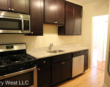 3121 W Lawrence Ave #2 - Photo Thumbnail 1