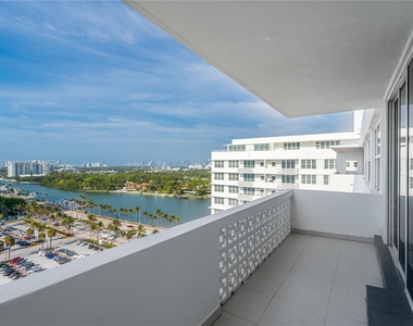 4747 Collins Ave - Photo Thumbnail 7