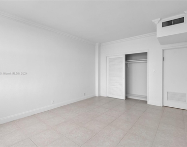 4747 Collins Ave - Photo Thumbnail 26