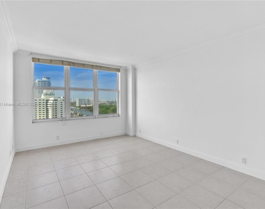 4747 Collins Ave - Photo Thumbnail 24