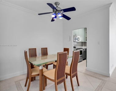 4747 Collins Ave - Photo Thumbnail 22