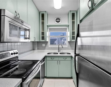 4747 Collins Ave - Photo Thumbnail 23