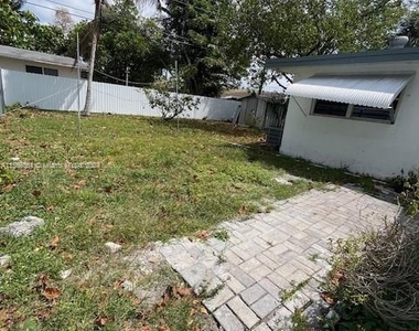 7131 Granada Blvd - Photo Thumbnail 10