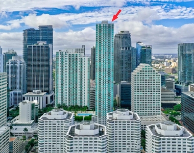 950 Brickell Bay Dr - Photo Thumbnail 3