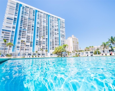 881 Ocean Dr - Photo Thumbnail 10