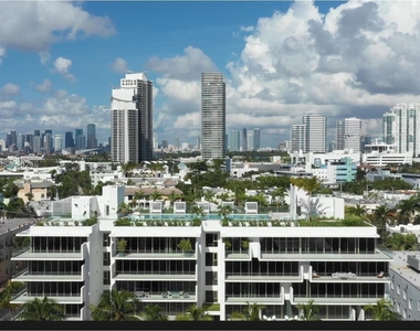 300 Collins Ave - Photo Thumbnail 16