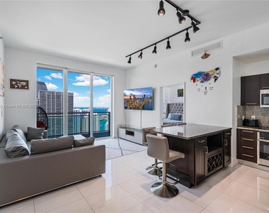 950 Brickell Bay Dr - Photo Thumbnail 6