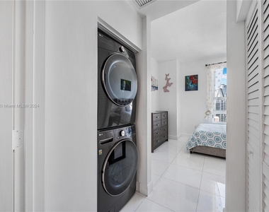 950 Brickell Bay Dr - Photo Thumbnail 23