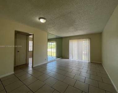 7625 Tam Oshanter Blvd - Photo Thumbnail 6