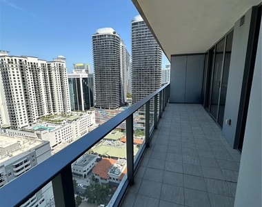 1000 Brickell Plz - Photo Thumbnail 15