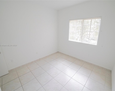 7200 Nw 114 Ave - Photo Thumbnail 13