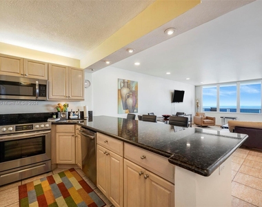 3725 S Ocean Dr - Photo Thumbnail 2