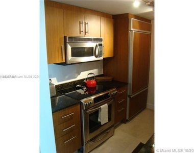 10275 Collins Ave - Photo Thumbnail 5