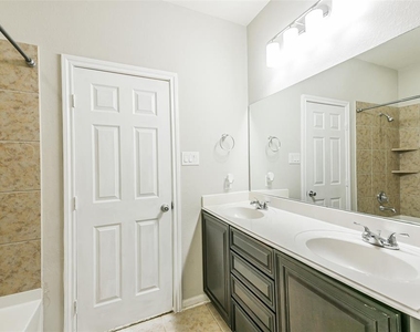 2827 Mezzomonte Lane - Photo Thumbnail 20