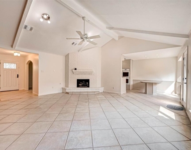 15623 Boulder Oaks Drive - Photo Thumbnail 10