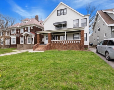 3234 Euclid Heights Boulevard - Photo Thumbnail 4