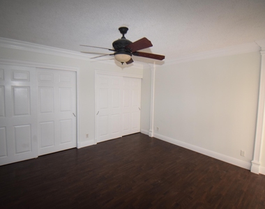 3703 Waterview Circle - Photo Thumbnail 10