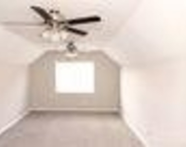 9307 Hanworth Trace Drive - Photo Thumbnail 12