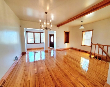 2212 White Oak Avenue - Photo Thumbnail 1