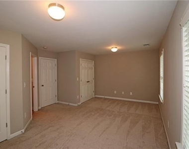 2902 Ashlyn Drive - Photo Thumbnail 13