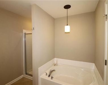 2902 Ashlyn Drive - Photo Thumbnail 12