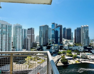 350 S Miami Ave - Photo Thumbnail 3