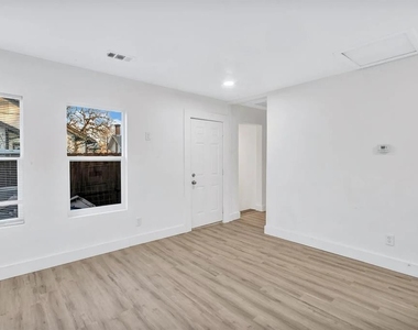 2530 Honeysuckle Avenue - Photo Thumbnail 1