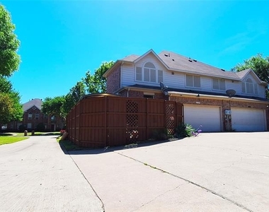 6731 Canterbury Drive - Photo Thumbnail 28