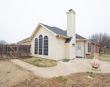 4721 Park Bend Drive - Photo Thumbnail 21