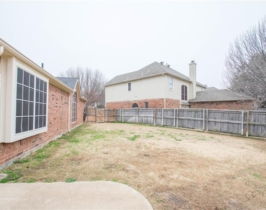 4721 Park Bend Drive - Photo Thumbnail 20