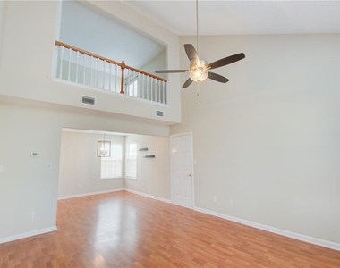 409 Oak Lake Terrace - Photo Thumbnail 4