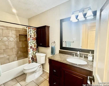 8235 Sherri Oaks - Photo Thumbnail 22