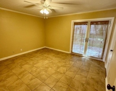 2300 Nacogdoches Rd - Photo Thumbnail 7