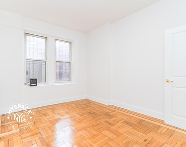 2574 Bedford Ave - Photo Thumbnail 6