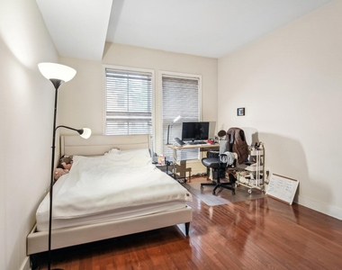 61 Grand St - Photo Thumbnail 8