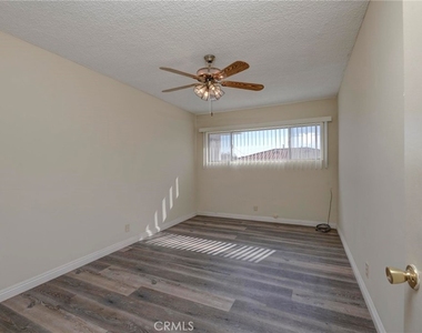 25910 Viana Avenue - Photo Thumbnail 14