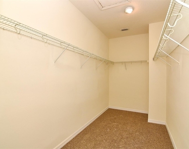 1387 Glenleigh Drive - Photo Thumbnail 7