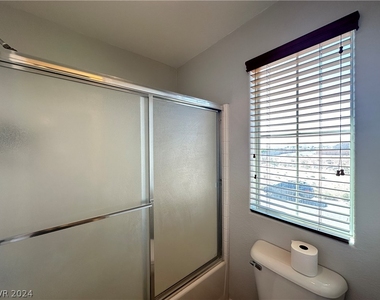 5830 W Agate Avenue - Photo Thumbnail 25