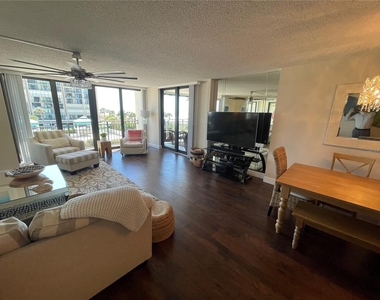 1390 Gulf Boulevard - Photo Thumbnail 13