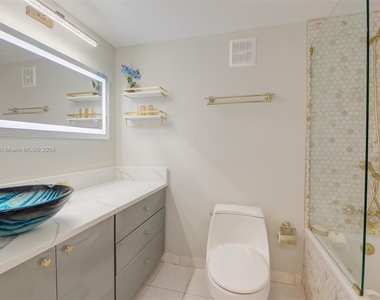 3725 S Ocean Dr - Photo Thumbnail 11