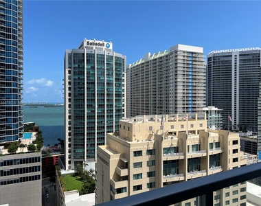 1060 Brickell Ave - Photo Thumbnail 5