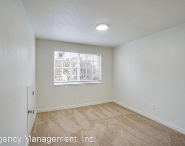 907 Se Park Crest Avenue - Photo Thumbnail 23