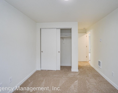 907 Se Park Crest Avenue - Photo Thumbnail 22