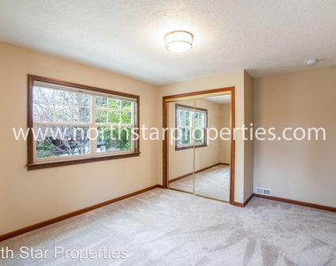 1590 Fernwood - Photo Thumbnail 25