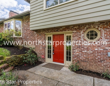 1590 Fernwood - Photo Thumbnail 3