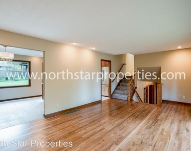 1590 Fernwood - Photo Thumbnail 7