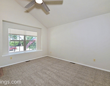 1255 Grass Valley Dr - Photo Thumbnail 4