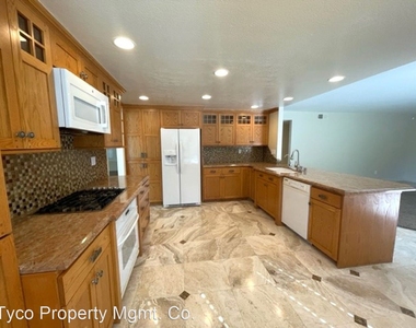 526 Trailridge Drive - Photo Thumbnail 1